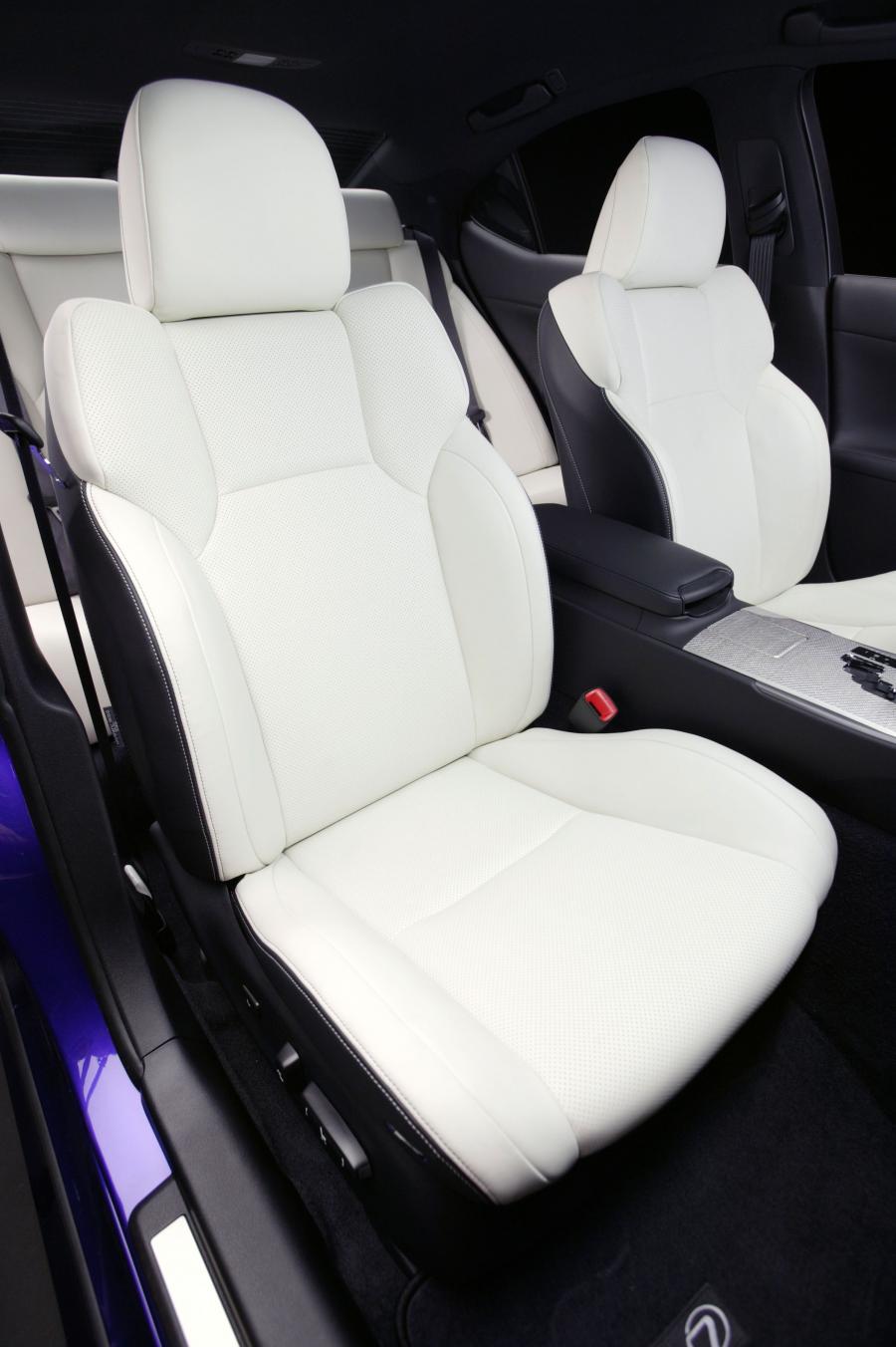  Lexus IS-F 2012 года  (фото 8 из 19)